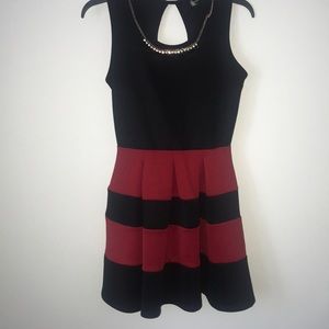 Striped dress with accessory